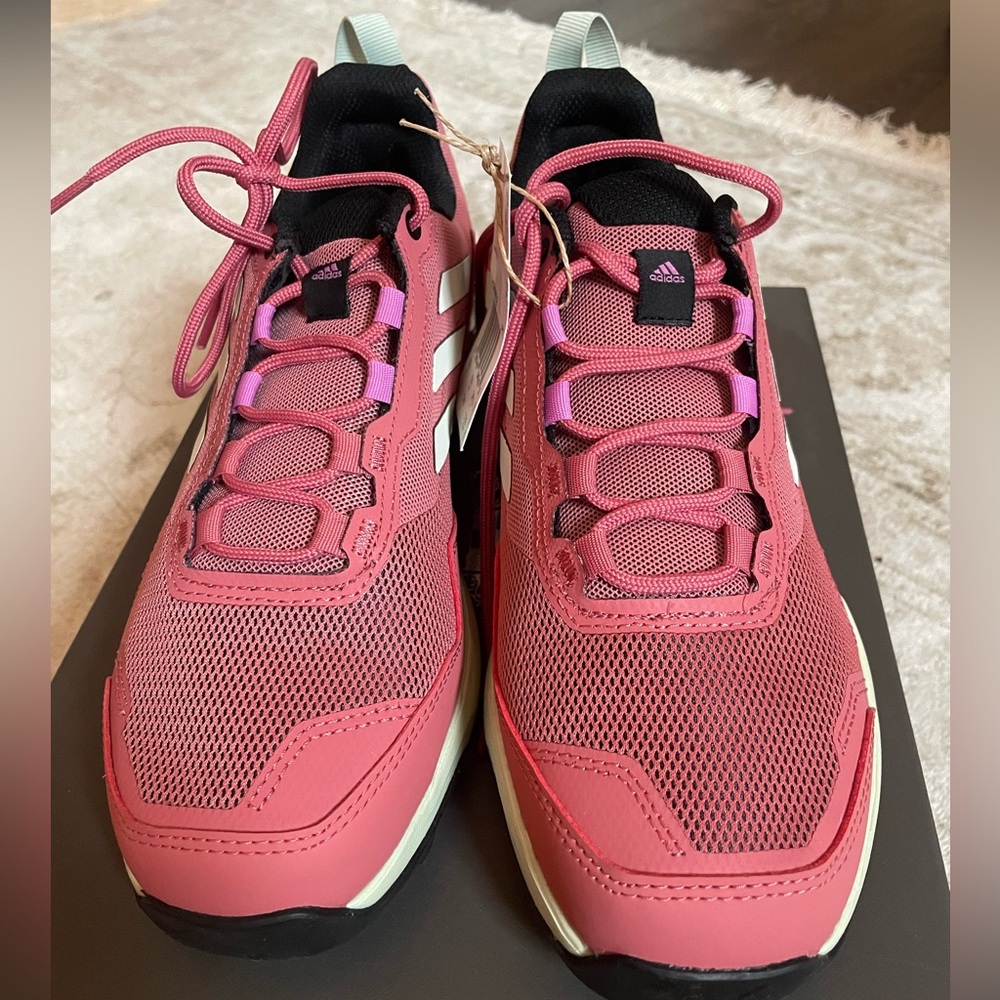 Adidas Traxion hiking sneakers, size 7 - Picture 4 of 6